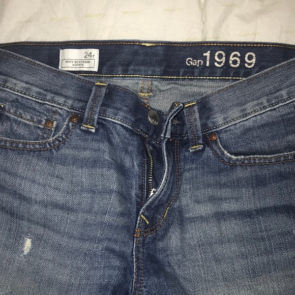 Jean gap shorts mid thigh - Picture 3 of 5